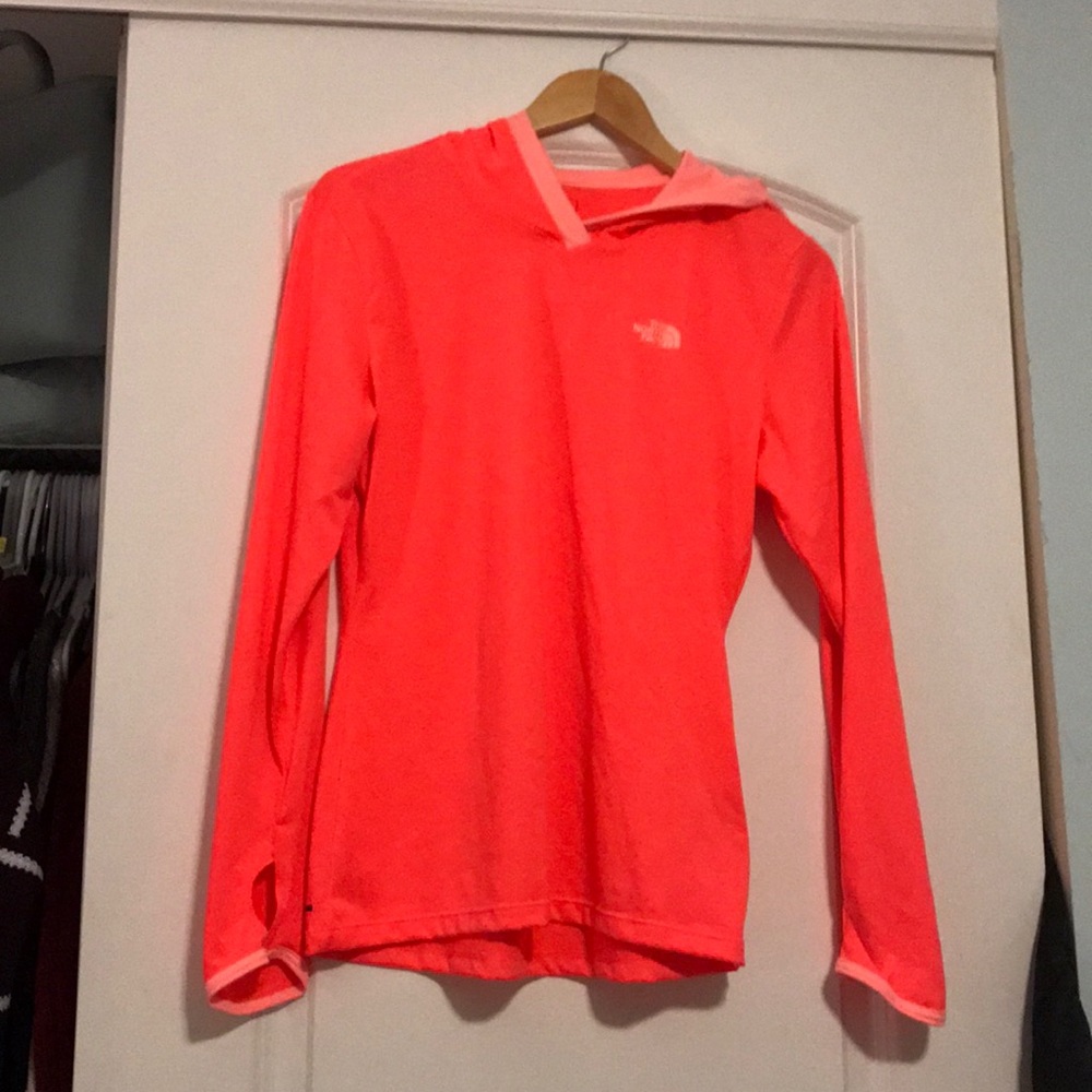 WOMEN’S NORTH FACE HOODIE
